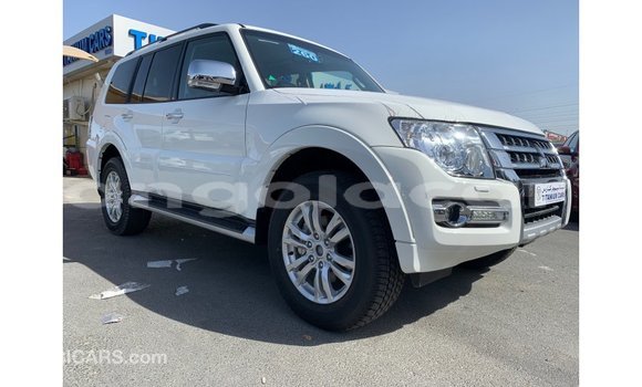 Comprar Importar Mitsubishi Pajero Branco Carro em Import - Dubai em Bengo Province Comprar Importar Mitsubishi Pajero Branco Carro em Import - Dubai em Bengo Province