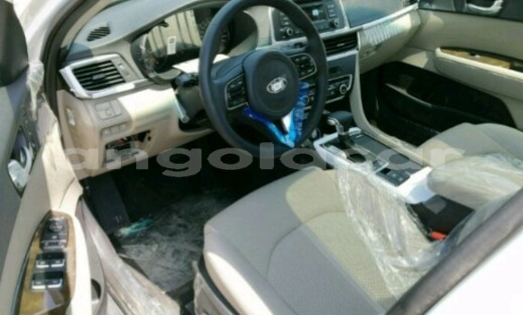 Acheter Neuf Voiture Kia Optima Blanc à Luanda, Province de Luanda Acheter Neuf Voiture Kia Optima Blanc à Luanda, Province de Luanda