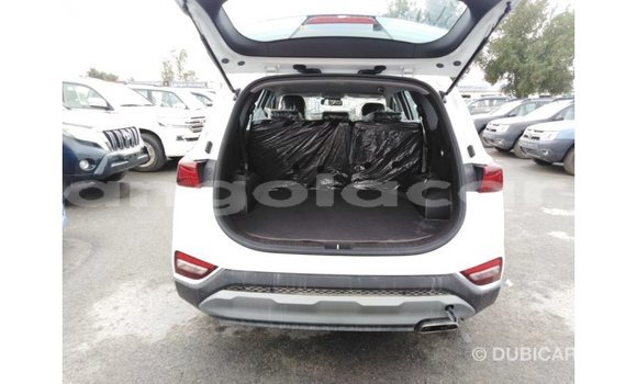 Acheter Import Voiture Hyundai Santa Fe Blanc à Import - Dubai, Province de Bengo Acheter Import Voiture Hyundai Santa Fe Blanc à Import - Dubai, Province de Bengo