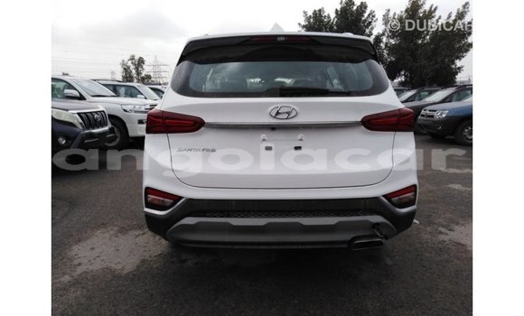 Buy Import Hyundai Santa Fe White Car in Import - Dubai in Bengo Province Buy Import Hyundai Santa Fe White Car in Import - Dubai in Bengo Province