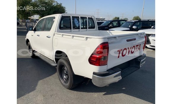 Comprar Importar Toyota Hilux Branco Carro em Import - Dubai em Bengo Province Comprar Importar Toyota Hilux Branco Carro em Import - Dubai em Bengo Province