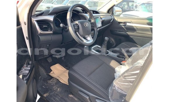 Comprar Importar Toyota Hilux Branco Carro em Import - Dubai em Bengo Province Comprar Importar Toyota Hilux Branco Carro em Import - Dubai em Bengo Province