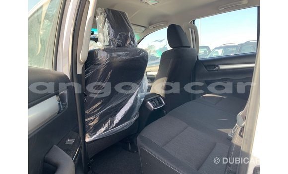 Comprar Importar Toyota Hilux Branco Carro em Import - Dubai em Bengo Province Comprar Importar Toyota Hilux Branco Carro em Import - Dubai em Bengo Province