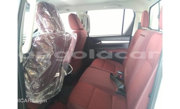 Comprar Importar Toyota Hilux Branco Carro em Import - Dubai em Bengo Province Comprar Importar Toyota Hilux Branco Carro em Import - Dubai em Bengo Province