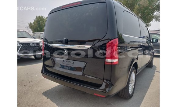 Comprar Importar Mercedes-Benz 250 Preto Carro em Import - Dubai em Bengo Province Comprar Importar Mercedes-Benz 250 Preto Carro em Import - Dubai em Bengo Province