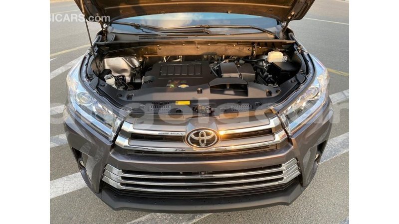 Big with watermark toyota highlander bengo province import dubai 5914