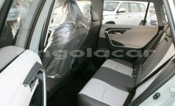 Comprar Novo Toyota RAV4 Outro Carro em Luanda em Luanda Province Comprar Novo Toyota RAV4 Outro Carro em Luanda em Luanda Province