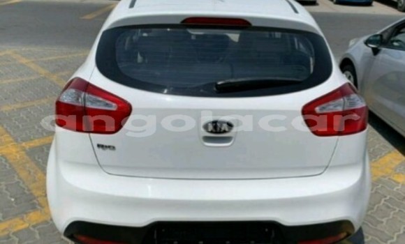 Buy Used Kia rio White Car in Luanda in Luanda Province Buy Used Kia rio White Car in Luanda in Luanda Province