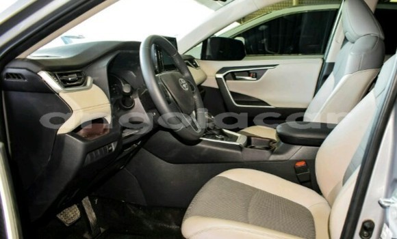 Comprar Novo Toyota RAV4 Outro Carro em Luanda em Luanda Province Comprar Novo Toyota RAV4 Outro Carro em Luanda em Luanda Province