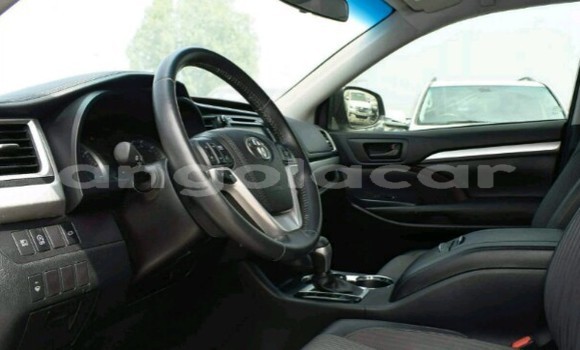 Acheter Neuf Voiture Toyota Highlander Blanc à Luanda, Province de Luanda Acheter Neuf Voiture Toyota Highlander Blanc à Luanda, Province de Luanda