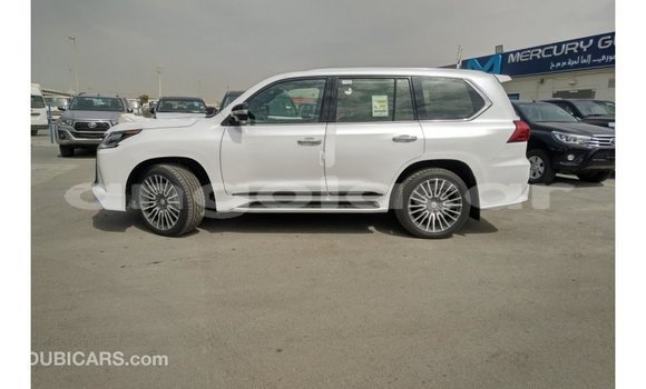 Comprar Importar Lexus LX Branco Carro em Import - Dubai em Bengo Province Comprar Importar Lexus LX Branco Carro em Import - Dubai em Bengo Province