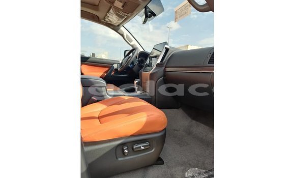 Acheter Import Voiture Toyota Land Cruiser Blanc à Import - Dubai, Province de Bengo Acheter Import Voiture Toyota Land Cruiser Blanc à Import - Dubai, Province de Bengo