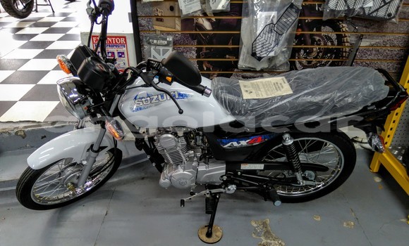 Comprar Usado Yamaha IT Branco Moto em Caxito em Bengo Comprar Usado Yamaha IT Branco Moto em Caxito em Bengo