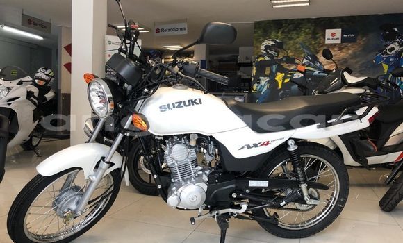 Comprar Novo Yamaha Raider Branco Moto em Caxito em Bengo Comprar Novo Yamaha Raider Branco Moto em Caxito em Bengo