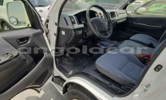 Buy Used Toyota Hiace White Car in Luanda in Luanda Province Buy Used Toyota Hiace White Car in Luanda in Luanda Province