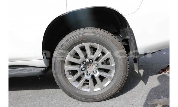 Comprar Importar Toyota Prado Branco Carro em Import - Dubai em Bengo Province Comprar Importar Toyota Prado Branco Carro em Import - Dubai em Bengo Province
