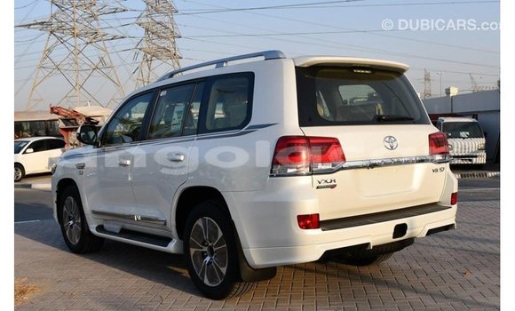Acheter Import Voiture Toyota Land Cruiser Blanc à Import - Dubai, Province de Bengo Acheter Import Voiture Toyota Land Cruiser Blanc à Import - Dubai, Province de Bengo