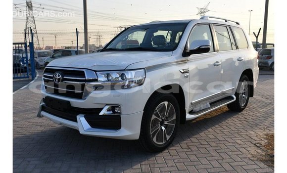 Acheter Import Voiture Toyota Land Cruiser Blanc à Import - Dubai, Province de Bengo Acheter Import Voiture Toyota Land Cruiser Blanc à Import - Dubai, Province de Bengo