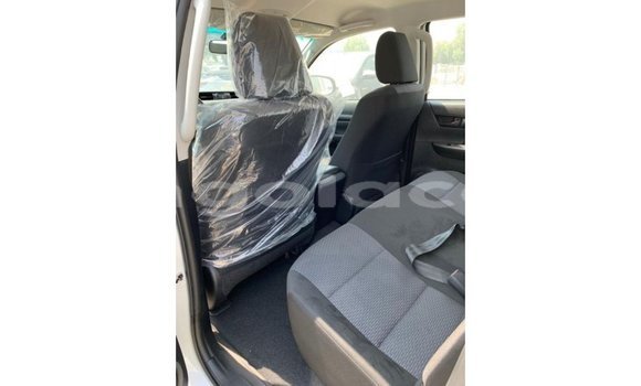 Buy Import Toyota Hilux White Car in Import - Dubai in Bengo Province Buy Import Toyota Hilux White Car in Import - Dubai in Bengo Province