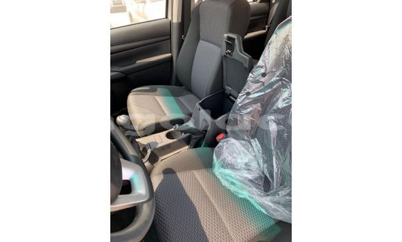 Buy Import Toyota Hilux White Car in Import - Dubai in Bengo Province Buy Import Toyota Hilux White Car in Import - Dubai in Bengo Province