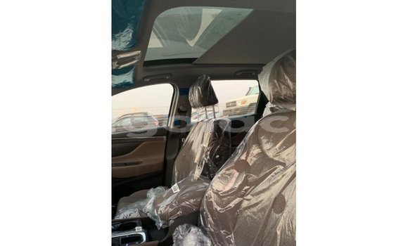 Buy Import Hyundai Santa Fe White Car in Import - Dubai in Bengo Province Buy Import Hyundai Santa Fe White Car in Import - Dubai in Bengo Province