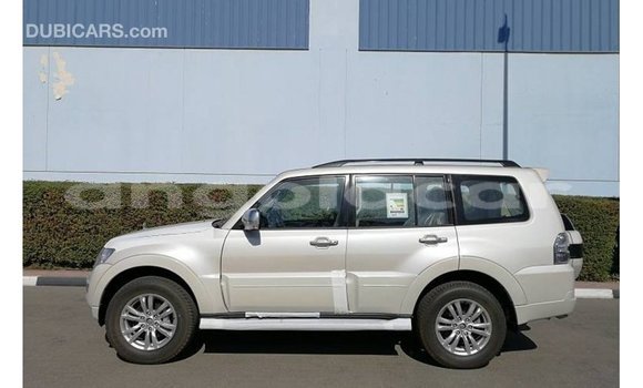 Buy Import Mitsubishi Pajero White Car in Import - Dubai in Bengo Province Buy Import Mitsubishi Pajero White Car in Import - Dubai in Bengo Province