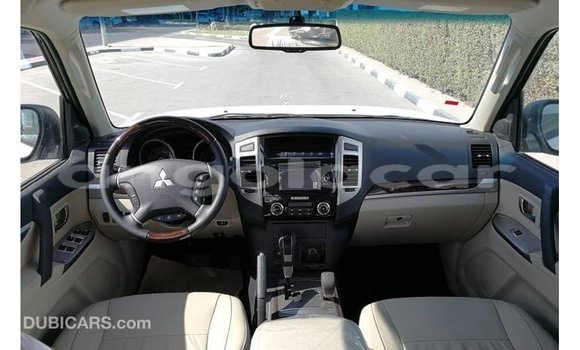 Buy Import Mitsubishi Pajero White Car in Import - Dubai in Bengo Province Buy Import Mitsubishi Pajero White Car in Import - Dubai in Bengo Province