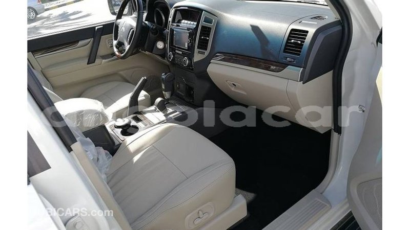 Big with watermark mitsubishi pajero bengo province import dubai 6170