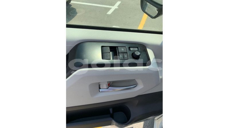 Big with watermark toyota hiace bengo province import dubai 6173