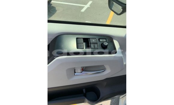 Buy Import Toyota Hiace White Car in Import - Dubai in Bengo Province Buy Import Toyota Hiace White Car in Import - Dubai in Bengo Province