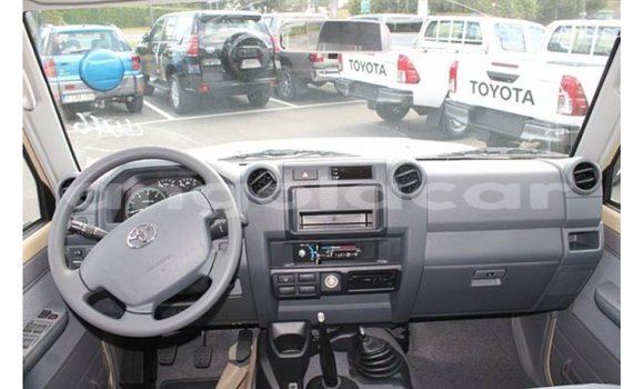 Buy Import Toyota Land Cruiser Beige Car in Import - Dubai in Bengo Province Buy Import Toyota Land Cruiser Beige Car in Import - Dubai in Bengo Province