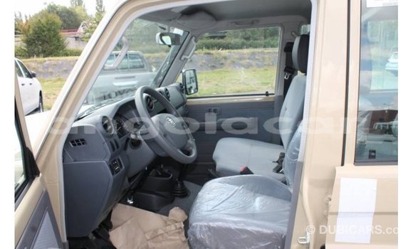 Buy Import Toyota Land Cruiser Beige Car in Import - Dubai in Bengo Province Buy Import Toyota Land Cruiser Beige Car in Import - Dubai in Bengo Province