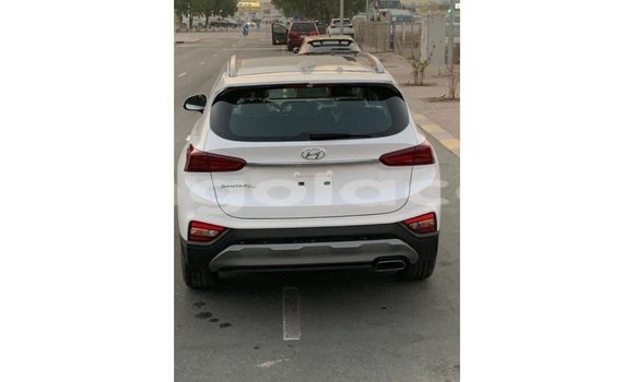 Buy Import Hyundai Santa Fe White Car in Import - Dubai in Bengo Province Buy Import Hyundai Santa Fe White Car in Import - Dubai in Bengo Province