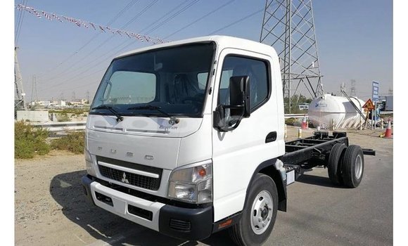 Buy Import Mitsubishi Carisma White Car in Import - Dubai in Bengo Province Buy Import Mitsubishi Carisma White Car in Import - Dubai in Bengo Province