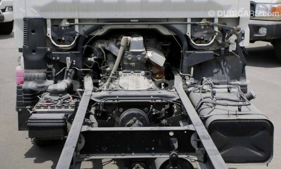 Buy Import Mitsubishi Carisma White Car in Import - Dubai in Bengo Province Buy Import Mitsubishi Carisma White Car in Import - Dubai in Bengo Province