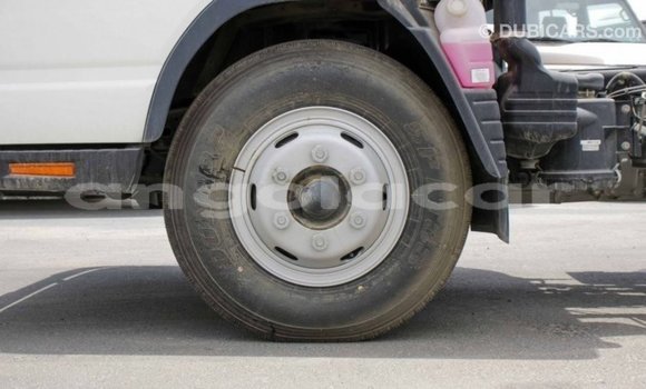 Buy Import Mitsubishi Carisma White Car in Import - Dubai in Bengo Province Buy Import Mitsubishi Carisma White Car in Import - Dubai in Bengo Province