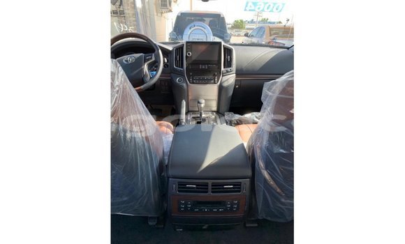 Buy Import Toyota Land Cruiser White Car in Import - Dubai in Bengo Province Buy Import Toyota Land Cruiser White Car in Import - Dubai in Bengo Province