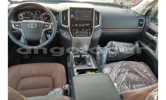 Comprar Importar Toyota Land Cruiser Branco Carro em Import - Dubai em Bengo Province Comprar Importar Toyota Land Cruiser Branco Carro em Import - Dubai em Bengo Province