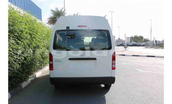 Acheter Import Voiture Toyota Hiace Blanc à Import - Dubai, Province de Bengo Acheter Import Voiture Toyota Hiace Blanc à Import - Dubai, Province de Bengo