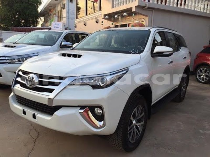 Big with watermark toyota fortuner moxico luena 6238