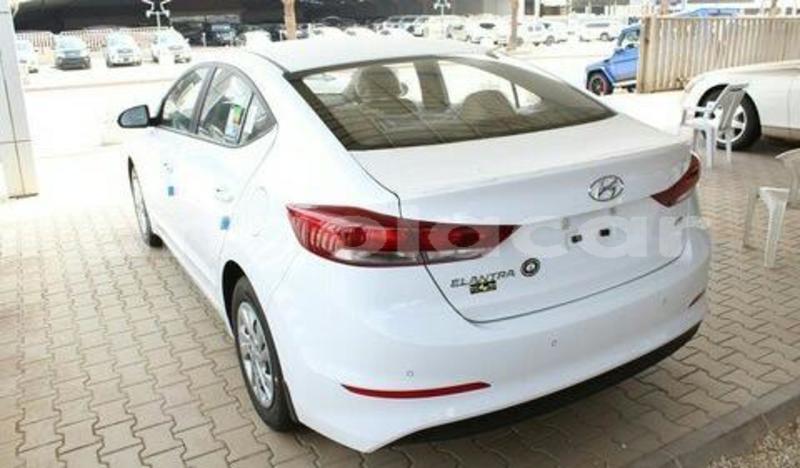 Big with watermark hyundai elantra moxico luena 6242