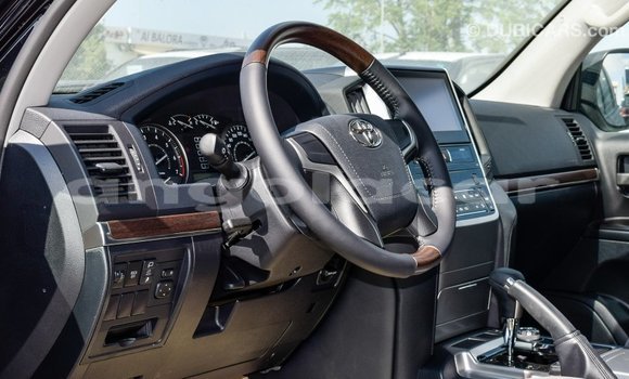 Acheter Import Voiture Toyota Land Cruiser Noir à Import - Dubai, Province de Bengo Acheter Import Voiture Toyota Land Cruiser Noir à Import - Dubai, Province de Bengo