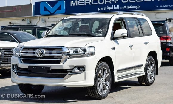 Comprar Importar Toyota Land Cruiser Branco Carro em Import - Dubai em Bengo Province Comprar Importar Toyota Land Cruiser Branco Carro em Import - Dubai em Bengo Province