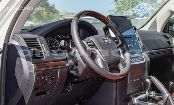 Comprar Importar Toyota Land Cruiser Branco Carro em Import - Dubai em Bengo Province Comprar Importar Toyota Land Cruiser Branco Carro em Import - Dubai em Bengo Province