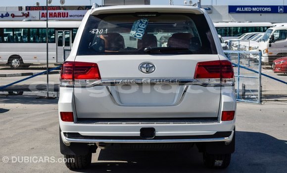 Comprar Importar Toyota Land Cruiser Branco Carro em Import - Dubai em Bengo Province Comprar Importar Toyota Land Cruiser Branco Carro em Import - Dubai em Bengo Province