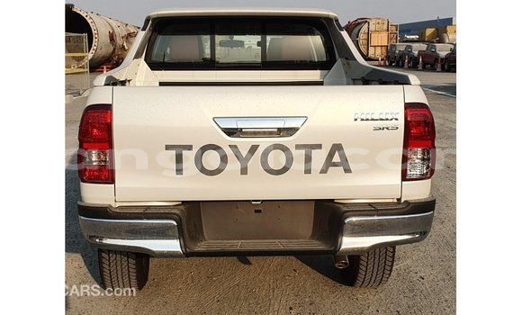 Comprar Importar Toyota Hilux Branco Carro em Import - Dubai em Bengo Province Comprar Importar Toyota Hilux Branco Carro em Import - Dubai em Bengo Province