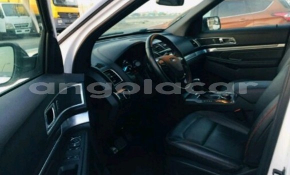 Acheter Occasion Voiture Ford Explorer Blanc à Luanda, Province de Luanda Acheter Occasion Voiture Ford Explorer Blanc à Luanda, Province de Luanda