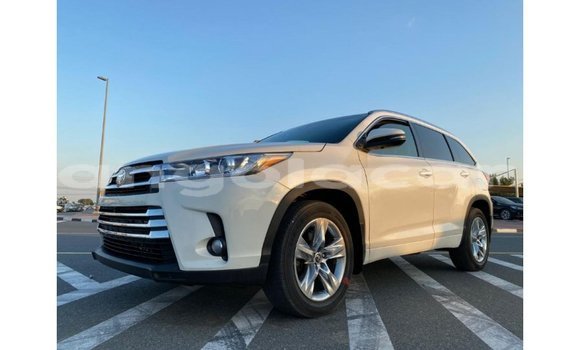 Comprar Importar Toyota Highlander Branco Carro em Import - Dubai em Bengo Province Comprar Importar Toyota Highlander Branco Carro em Import - Dubai em Bengo Province