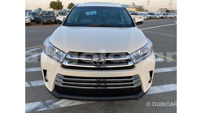 Big with watermark toyota highlander bengo province import dubai 6339