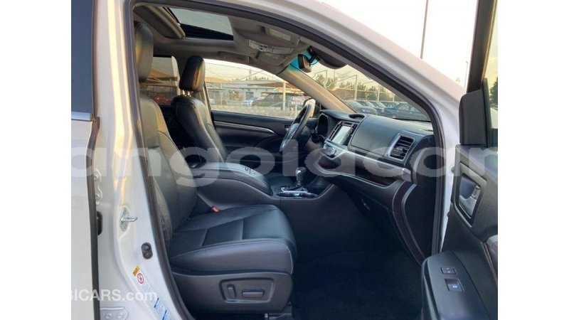 Big with watermark toyota highlander bengo province import dubai 6339